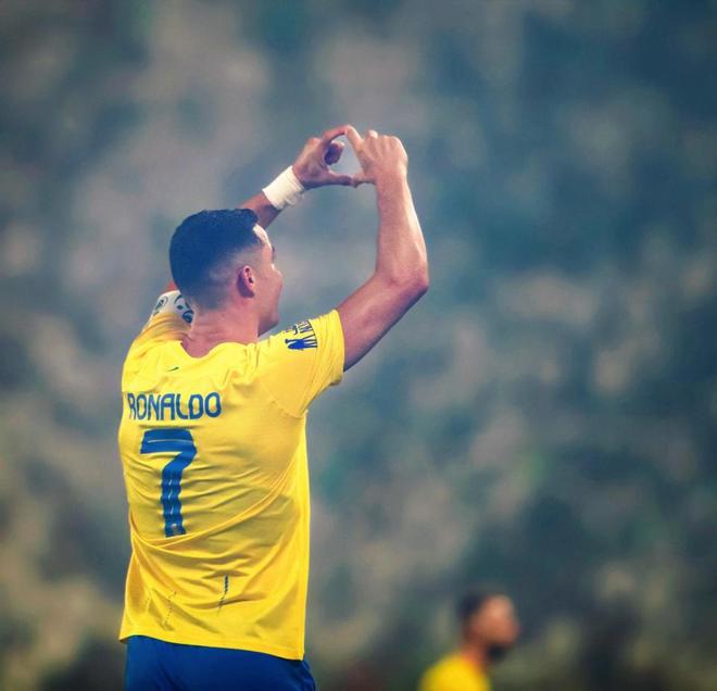 C罗赛事官方发布连败新规，巴黎圣日耳曼争议不断！